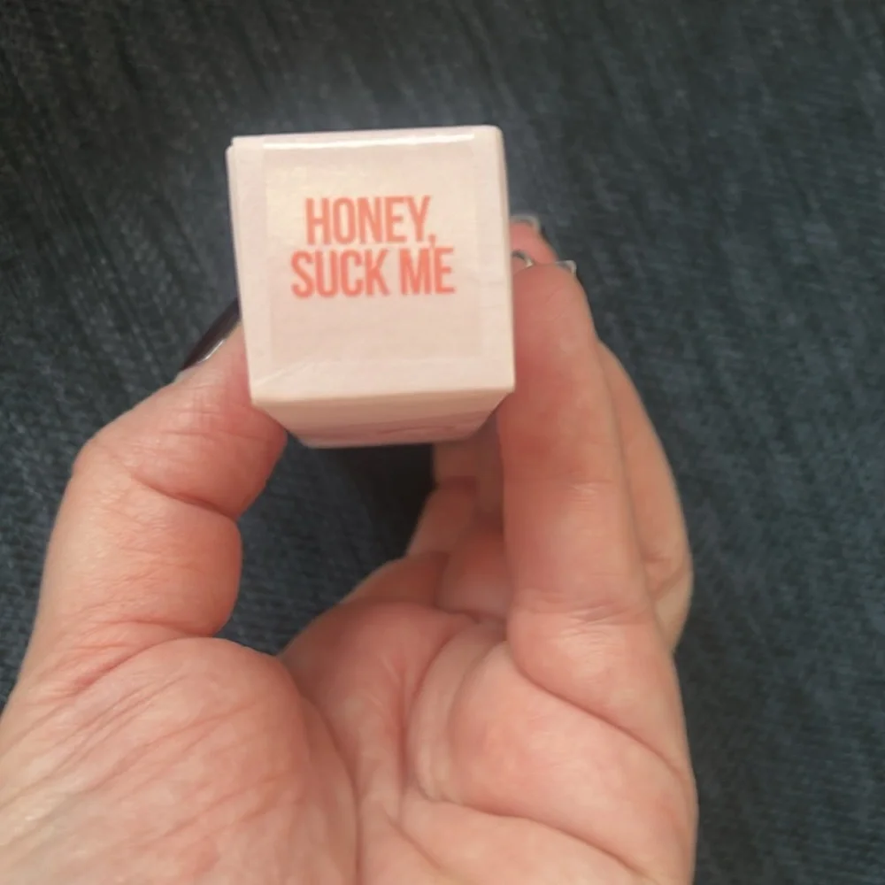 Jeffree Star VELVET TRAP HONEY SUCK ME
